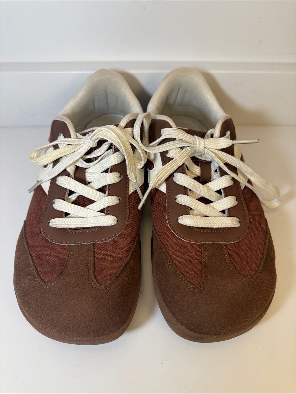 Hobibear Brown Casual Lace-Up Sneakers w/ Cream Accents - Size 40